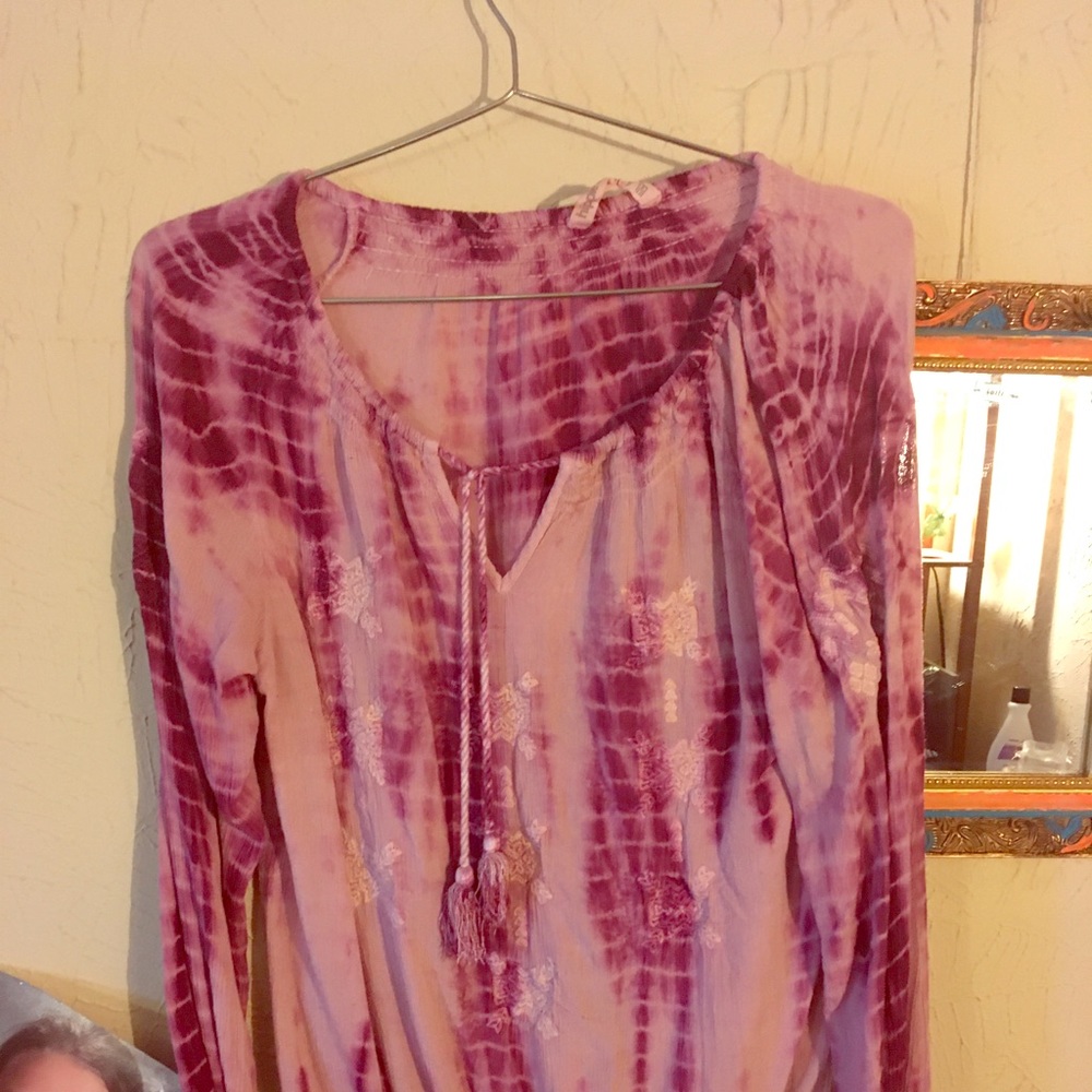 Tye dye hippie showed